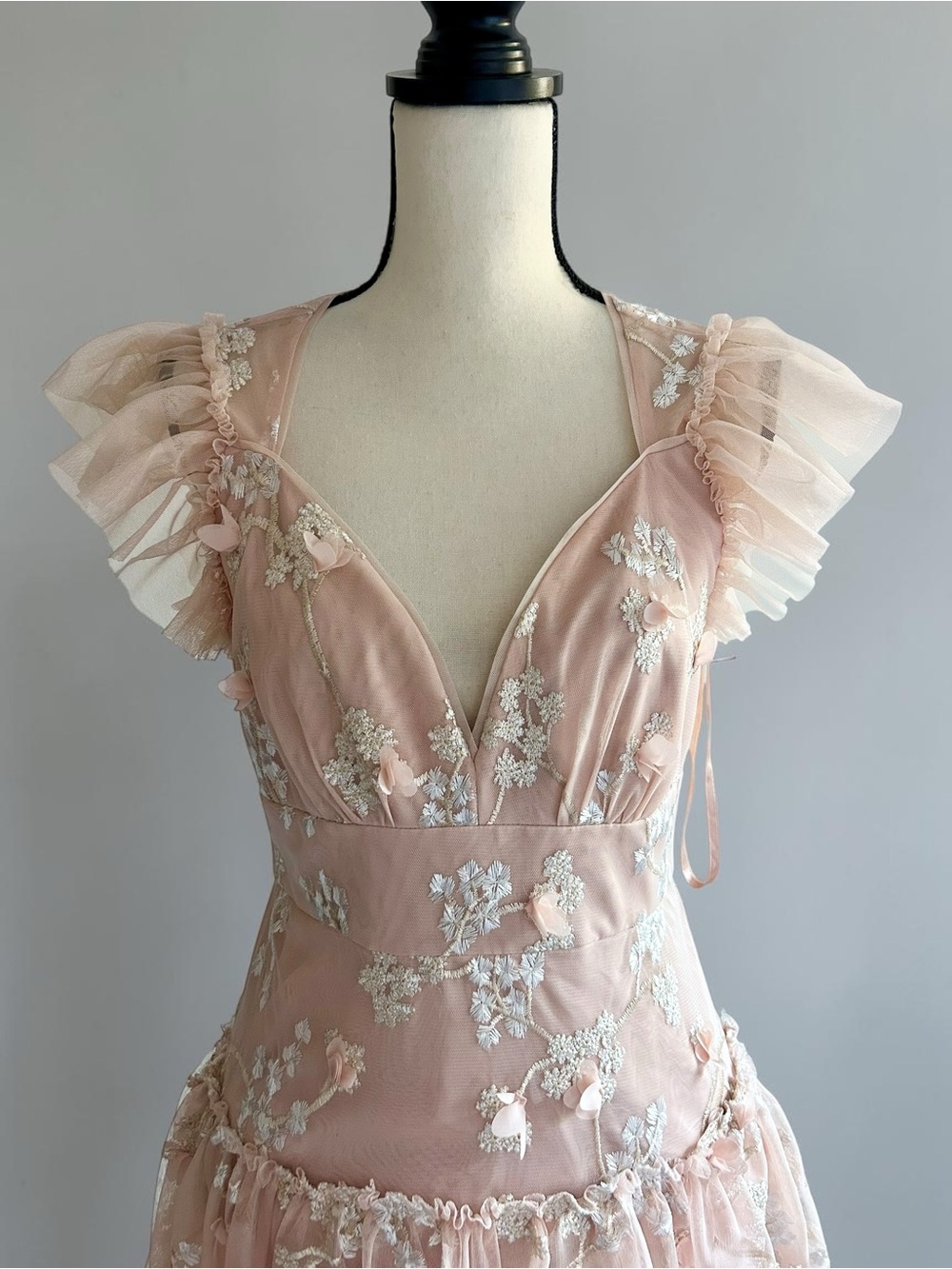 BCBGMAXAZRIA Blush 3D Floral Appliqué Tiered Tulle Maxi Dress Formal Gown Sz 8 - Picture 7 of 15